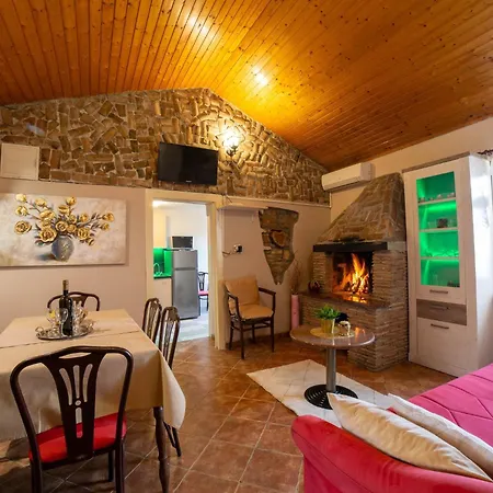 'frane' Mit Eigenem Pool By Interhome Vikendica Rakotule