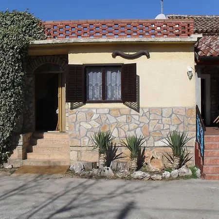 'frane' Mit Eigenem Pool By Interhome * Rakotule