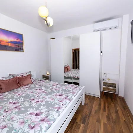 Nyaraló 'frane' Mit Eigenem Pool By Interhome *