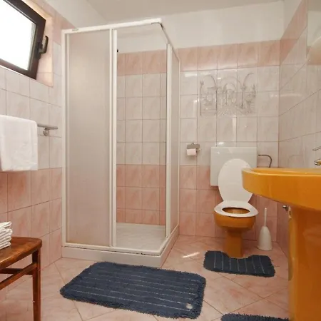 Nyaraló 'frane' Mit Eigenem Pool By Interhome