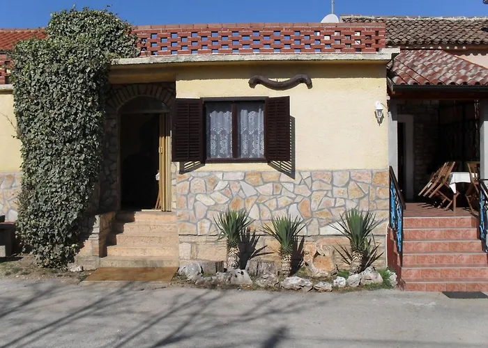 'frane' Mit Eigenem Pool By Interhome * Rakotule