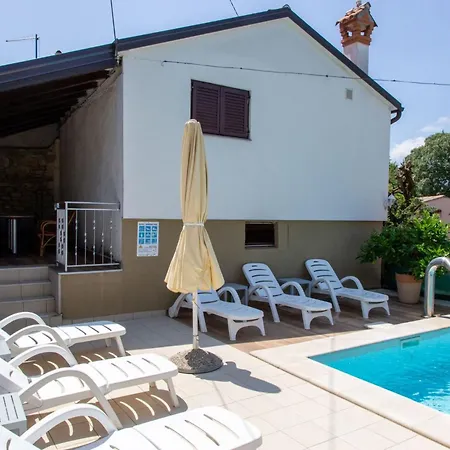 'frane' Mit Eigenem Pool By Interhome