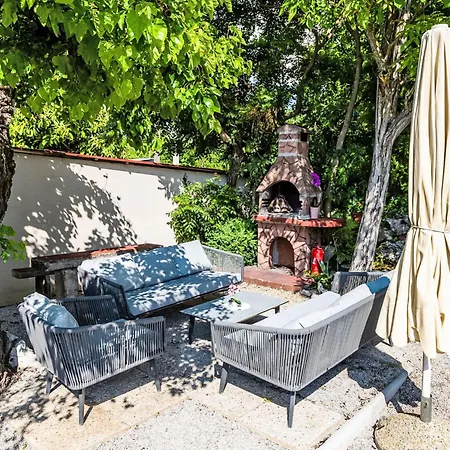Dom wakacyjny 'frane' Mit Eigenem Pool By Interhome *